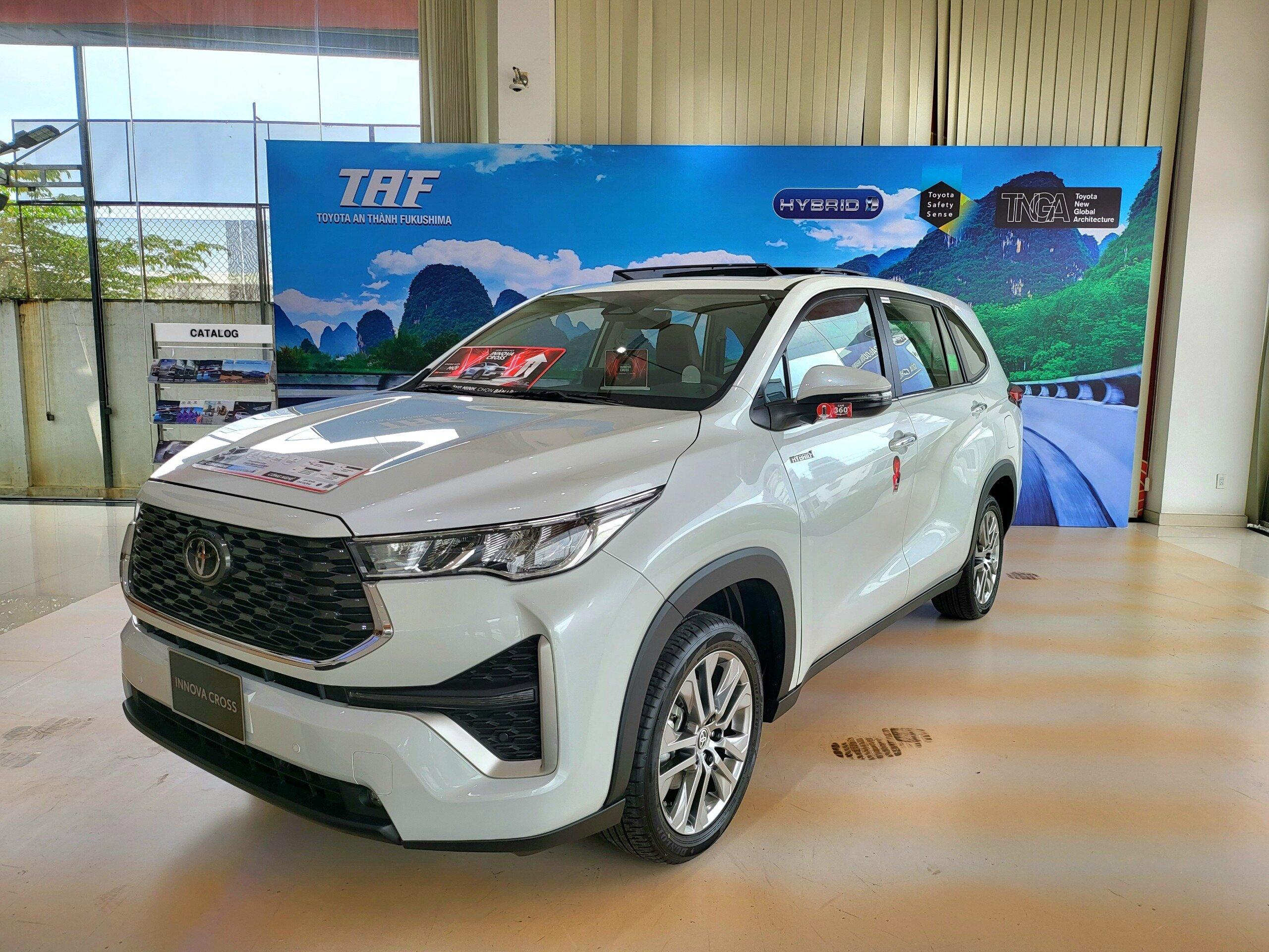 Đánh giá xe Toyota Innova Cross 2023: Giá xe, ngoại nội thất, thông số kĩ thuật (ảnh: Internet)