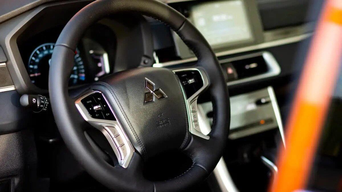 Vô lăng xe Mitsubishi Xpander Cross 2023. (Nguồn: Internet)