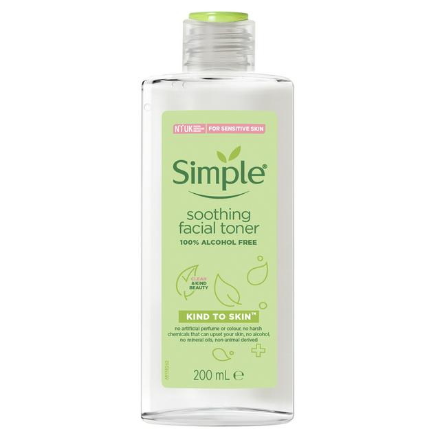 Simple Kind to Skin Soothing Facial Toner. (Ảnh: Internet)