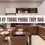 12 cấm kỵ trong phong thủy nhà bếp: Không treo dao, treo hành tỏi