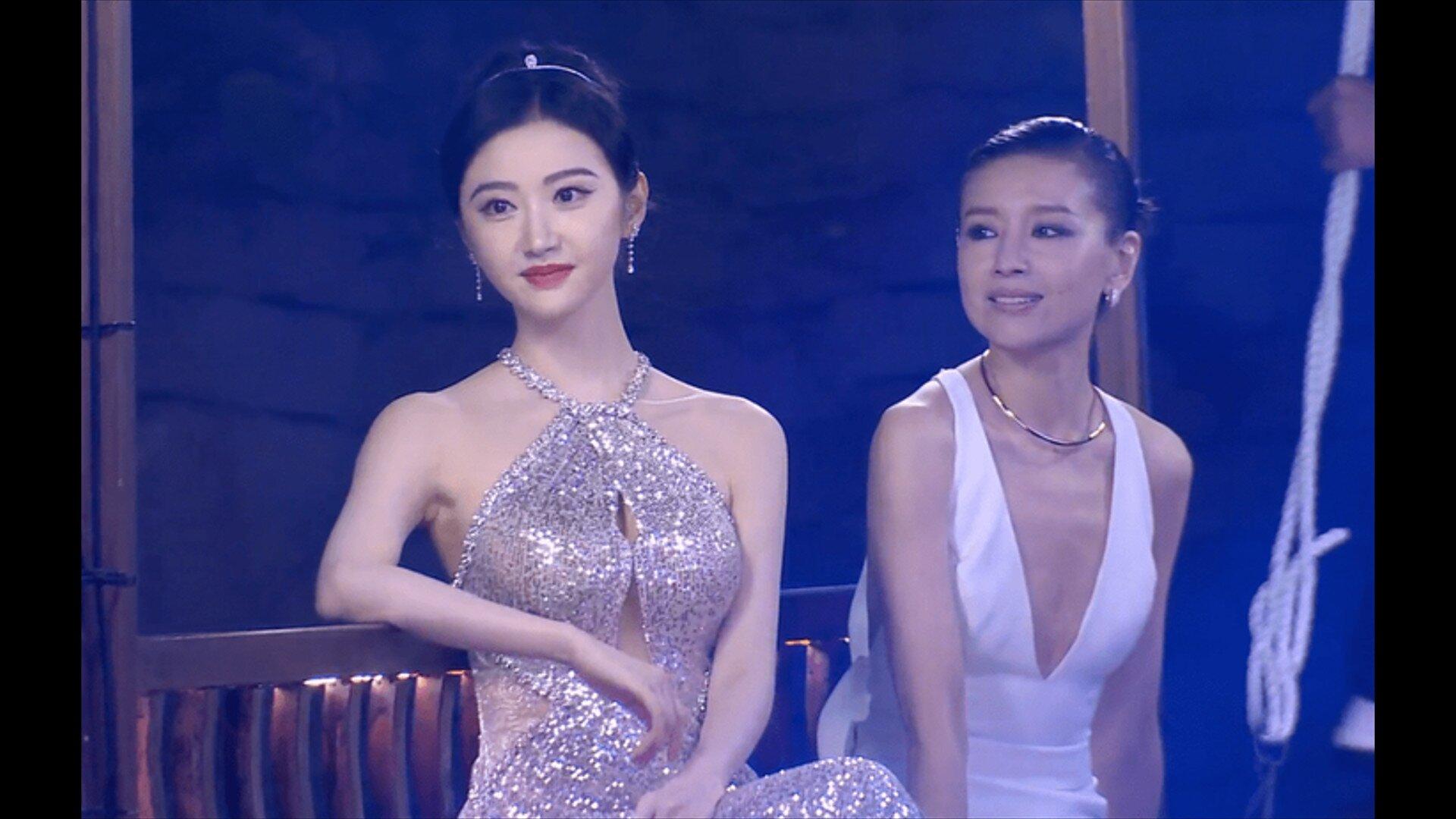 Trong đêm hội GQ tổ chức vào tháng 12/2023, Đổng Khiết đã trở thành một trong những sao nữ gây thất vọng nhất.