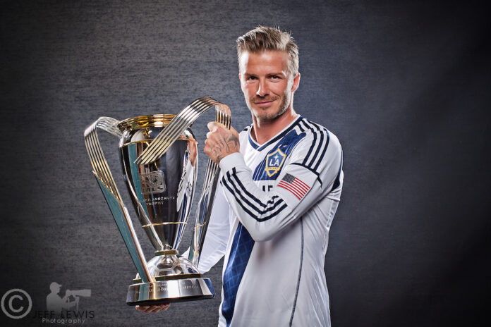 Chức vô địch MLS năm 2011 trong màu áo thành Galaxy (ảnh: Internet)
