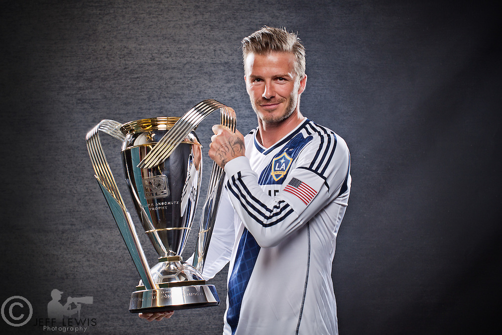 Chức vô địch MLS năm 2011 trong màu áo thành Galaxy (ảnh: Internet)