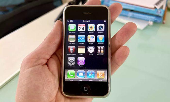 Chiếc iphone đầu tiên sử dụng màn hình cảm ứng đa điểm (Ảnh: Internet)
