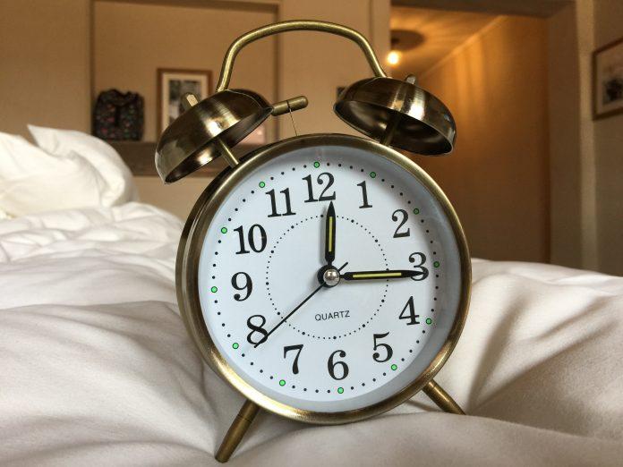 Thói quen đi ngủ thực tế của bạn nên bắt đầu vài giờ trước khi bạn cần ngủ, vì nó giúp cơ thể bạn có thời gian thư giãn. (Nguồn: Internet)