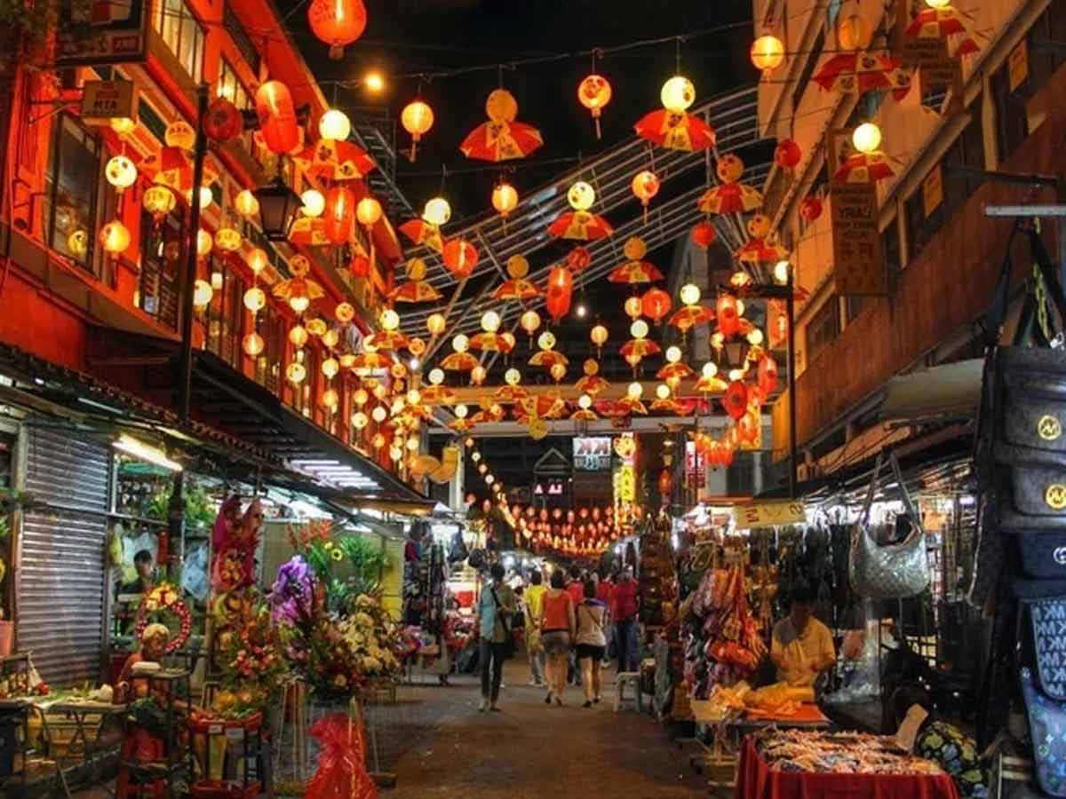 Khu phố người Hoa được trang trí lộng lẫy dịp Giáng sinh (Nguồn: Internet)