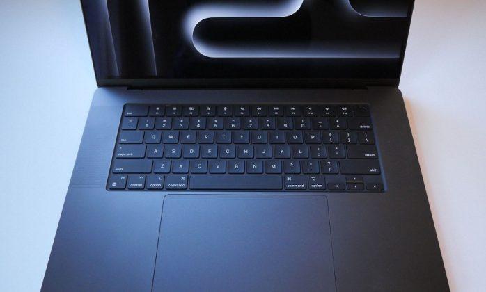 Bàn phím và trackpad của MacBook Pro 16 inch (Ảnh: Internet)