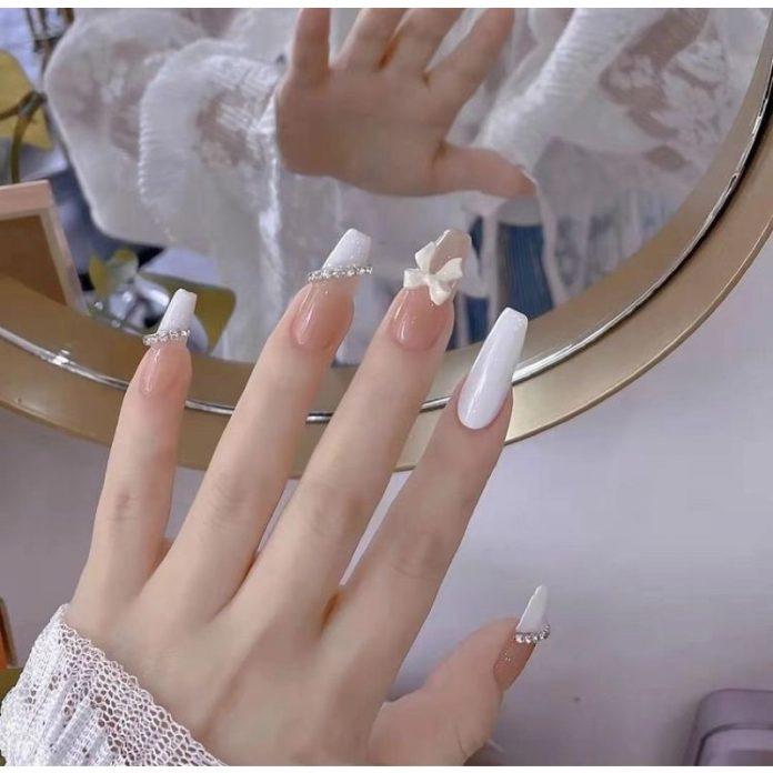 Mẫu nail cực xinh