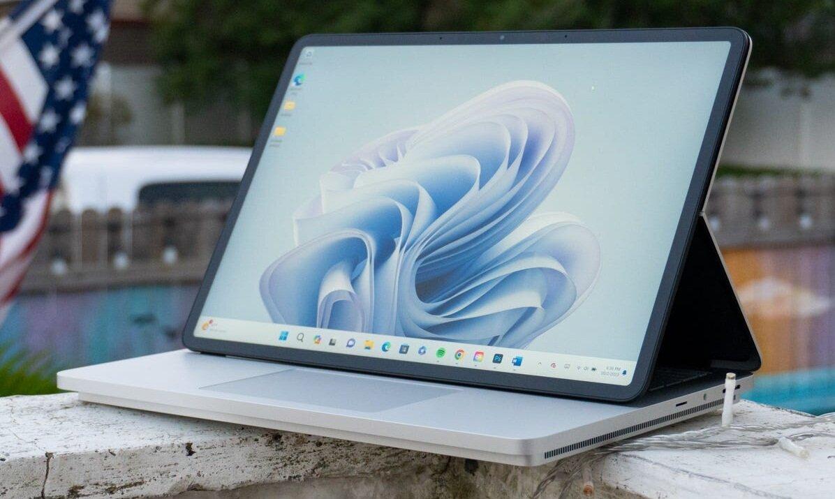 Surface Laptop Studio 2 (Ảnh: Internet)