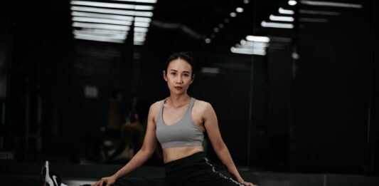 Luôn nhớ tích cực giãn cơ trước và sau khi tập luyện để tăng tính linh hoạt và ngăn ngừa chấn thương xảy ra. (Nguồn: Internet)