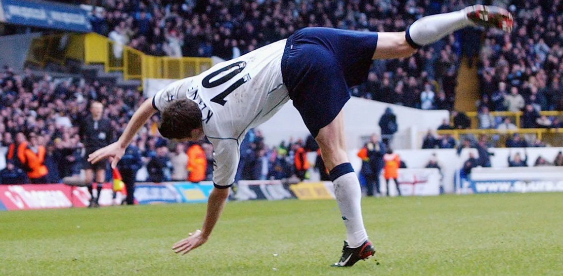 Robbie Keane trong màu áo Tottenham ăn mừng bàn thắng vào lưới Leicester tháng 2/2004 (Ảnh: Internet)
