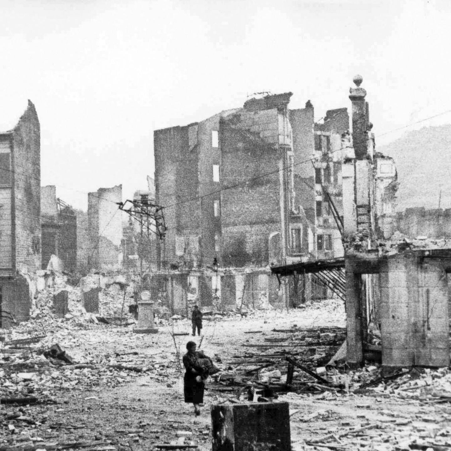 Thị trấn Guernica sau vụ không kích năm 1937 (Ảnh: Internet)