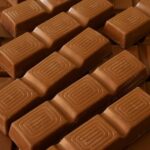 Sự thật: Nhiều loại bánh kẹo sô cô la chỉ chứa một tỷ lệ rất nhỏ sô cô la thật.