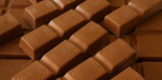 Sự thật: Nhiều loại bánh kẹo sô cô la chỉ chứa một tỷ lệ rất nhỏ sô cô la thật.