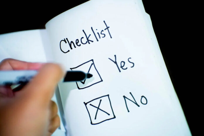 Tạo checklist sẽ giúp bạn dễ dàng kiểm soát mọi công việc cần hoàn thành trước chuyến du lịch (Ảnh: Internet)