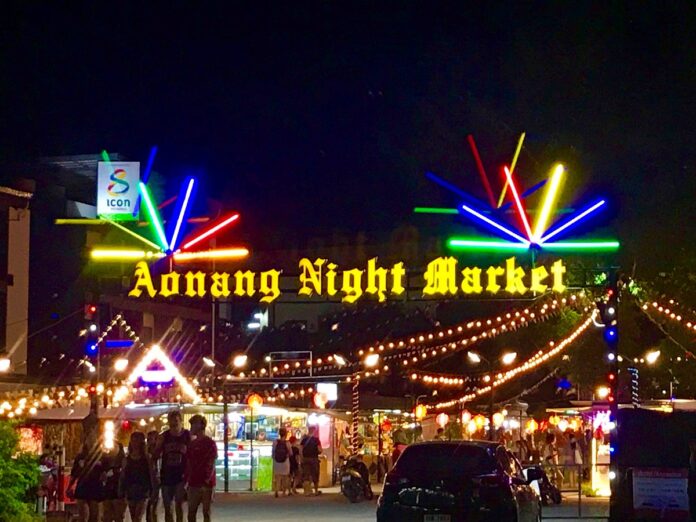Chợ đêm Ao Nang ở Krabi (Ảnh: Internet)
