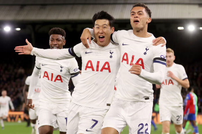 Sự gia tăng doanh thu của Tottenham xảy ra vào thời điểm mà những đội bóng khác ở Premier League đang gặp khó khăn để đáp ứng các quy định tài chính (Ảnh: Internet)