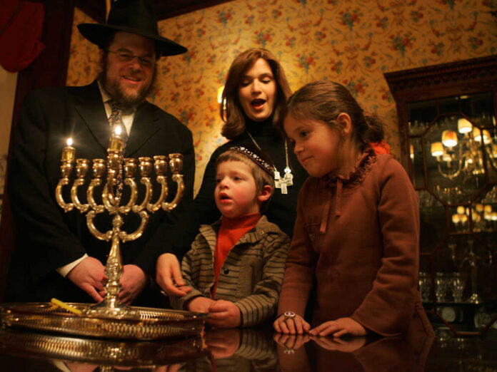 Hanukkah là một trong những ngày lễ truyền thống quan trọng nhất của người Do Thái (Ảnh: Internet)