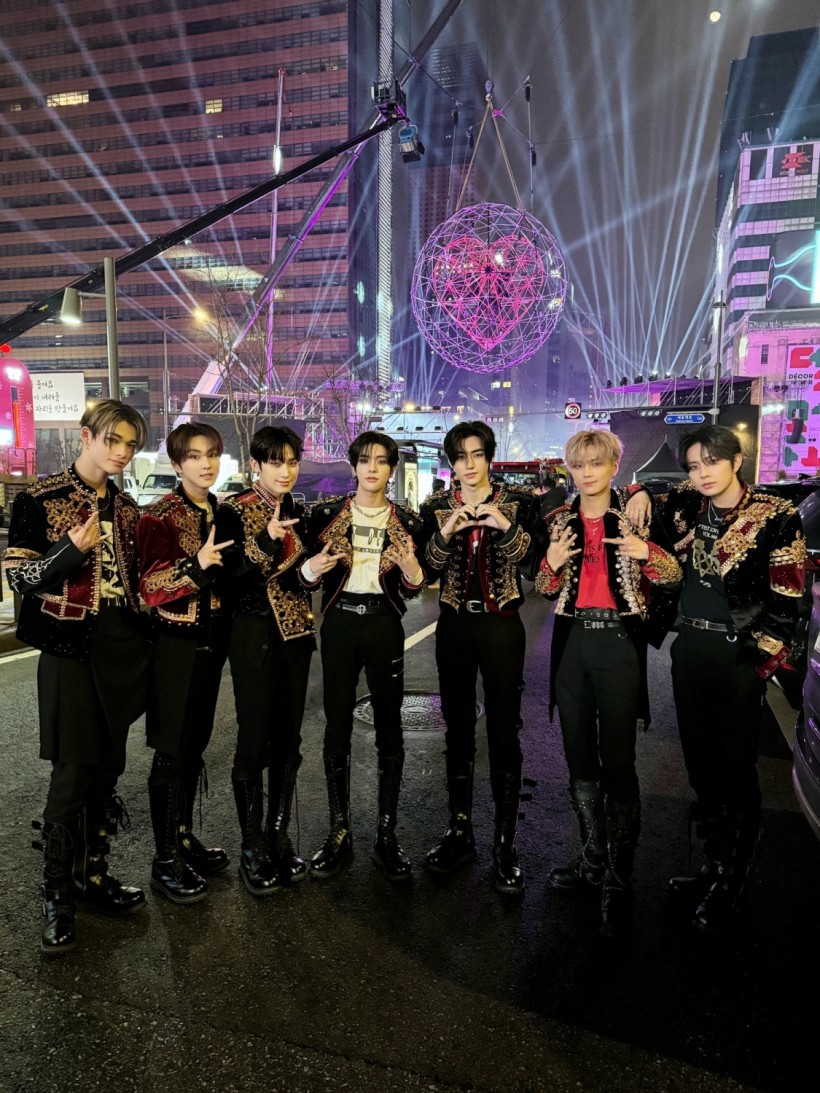 Những nghệ sĩ Kpop thành công nhất trên TikTok năm 2023 Black Pink BTS ca khúc Cupid FIFTY FIFTY Idol KPOP LE SSERAFIM năm 2023 nghệ sĩ Nghệ sĩ Kpop nhóm nhóm nhạc