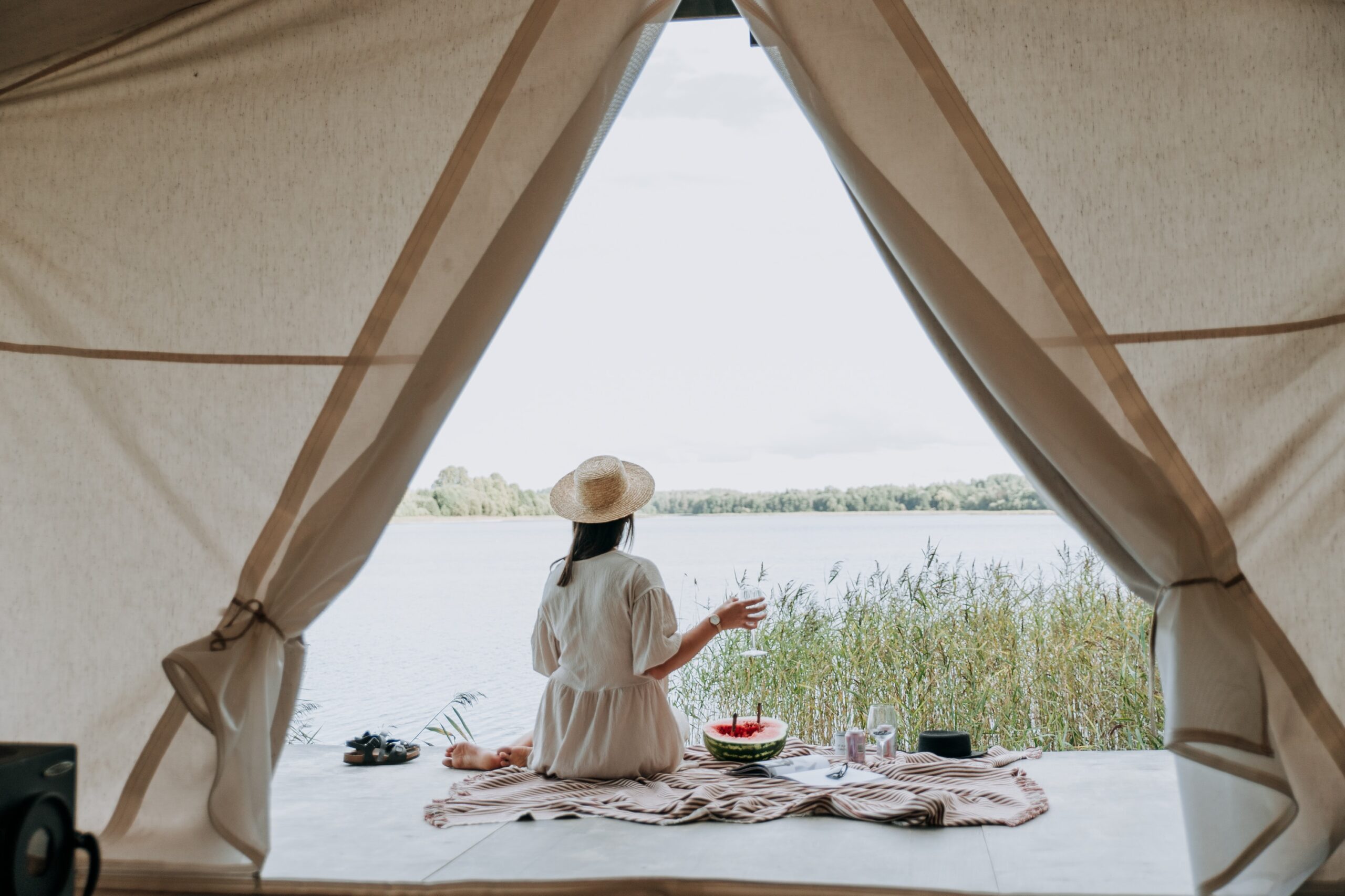 Một hoạt động đơn giản như cắm trại có thể giúp ích cho cơ thể bình thường hóa giấc ngủ chu kỳ và cải thiện sức khỏe. (Nguồn: Internet)