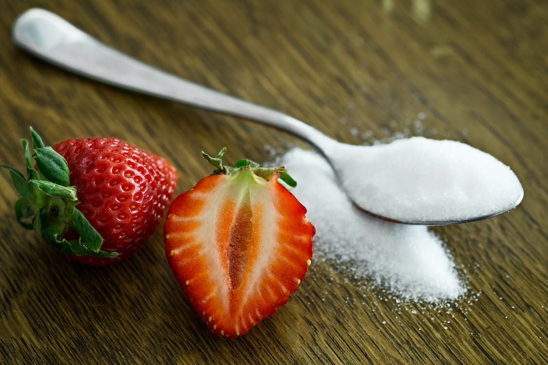 Chú ý đến lượng đường trong nước detox (Ảnh: Internet)
