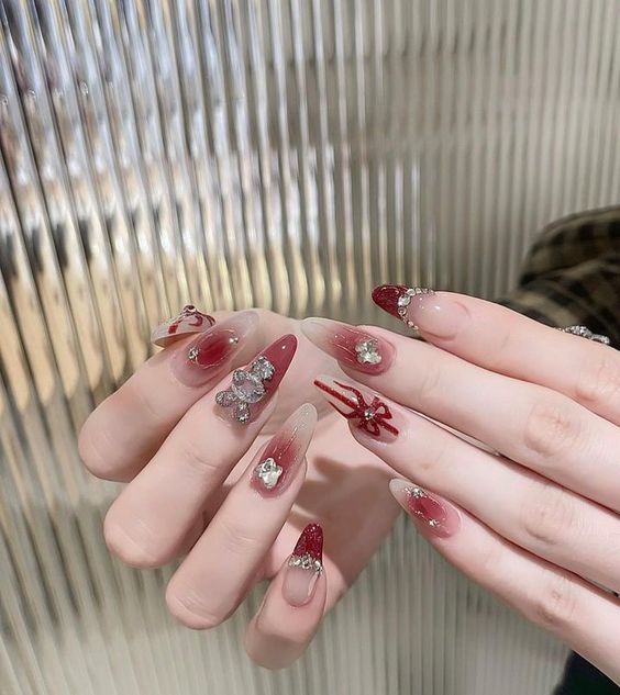 Mẫu nail 2025 sang chảnh, ấn tượng (Ảnh: Internet)