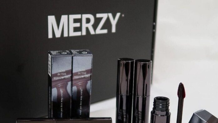 Review son kem lì Merzy The First Velvet Tint V6 Siren – phiên bản cải tiến mới nhất có gì hay? Merzy là một brand mỹ phẩm đến từ Hàn Quốc với đa dạng các sản phẩm (Nguồn: Internet)