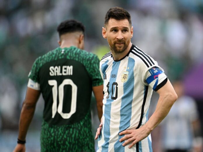 Liệu Messi có đi theo các ngôi sao khác đến Ả Rập chơi bóng? (Ảnh: Internet)