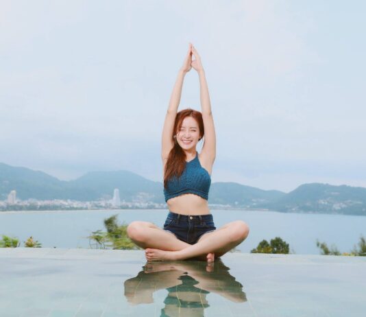 8 cách tập luyện yoga có lợi cho sức khỏe và hạnh phúc của bạn Tập thể dục tăng cường năng lượng và tâm trạng, và yoga cũng không ngoại lệ. (Nguồn: Internet)