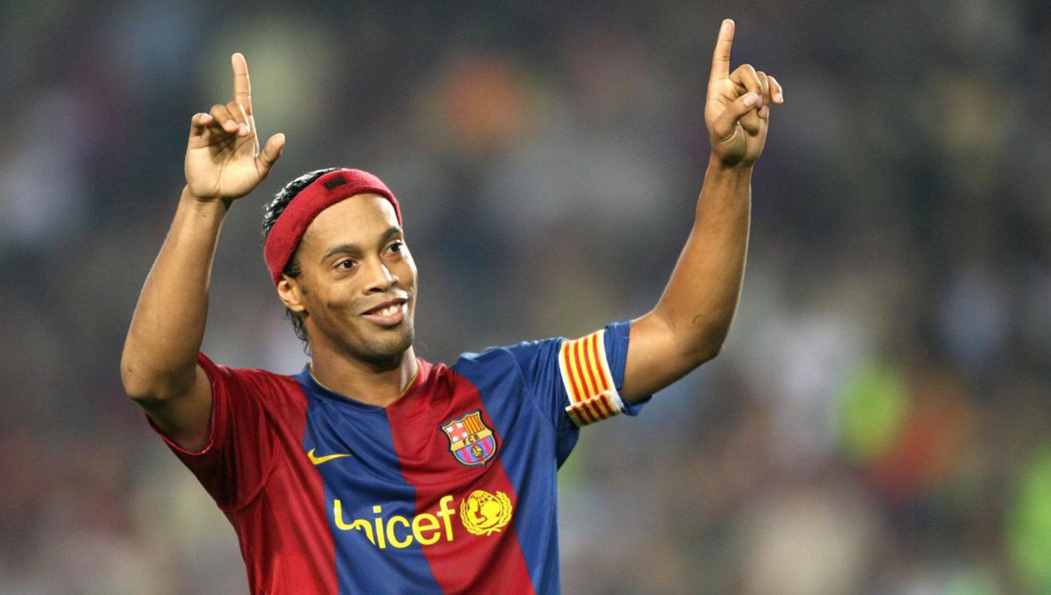 Ronaldinho trong màu áo Barcelona (ảnh: Internet)