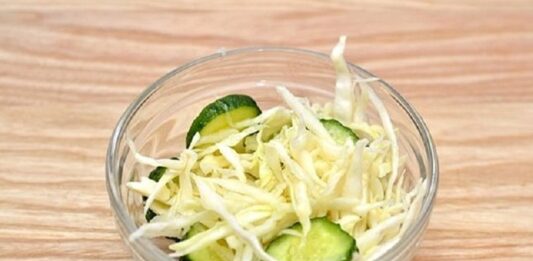 Salad rau củ chua thanh mát, giòn sật giải ngán rất tốt cho ngày Tết (Ảnh: Internet)