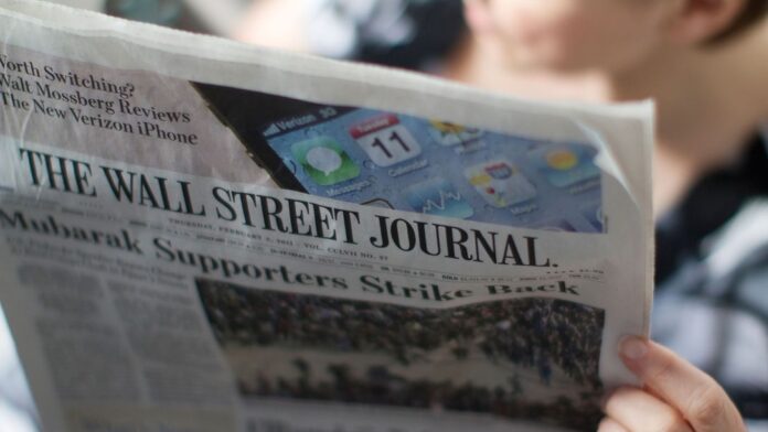 The Wall Street Journal đưa tin nhân viên TikTok vẫn lấy dữ liệu để gửi về công ty mẹ (Ảnh: Internet)