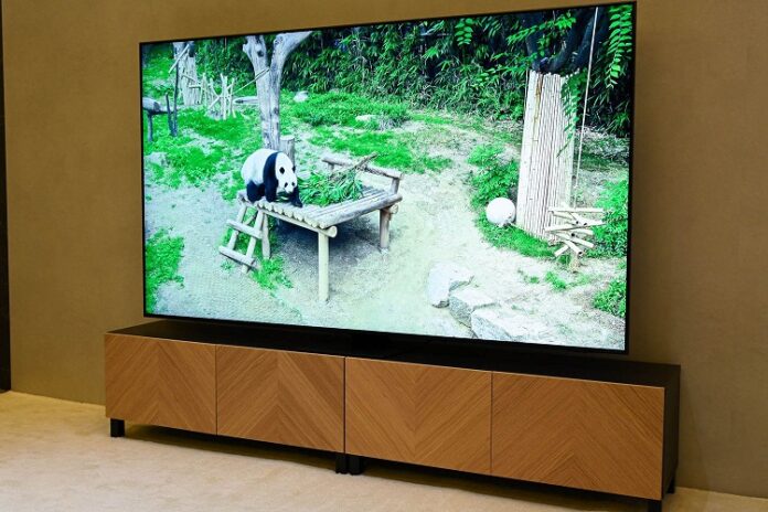 TV Samsung Neo QLED tại triển lãm CES 2024 (Ảnh: Internet)