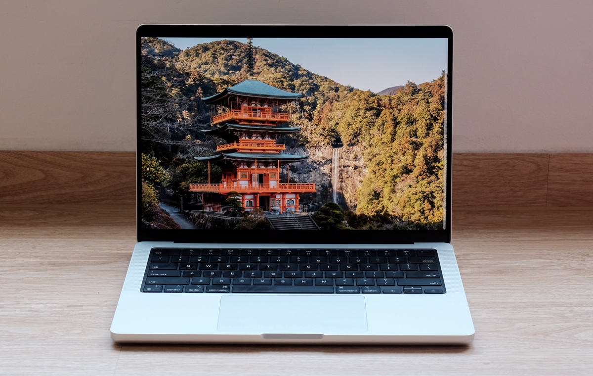 MacBook Pro 14 inch M3 có giá khởi điểm từ 1.599 USD (Ảnh: Internet)