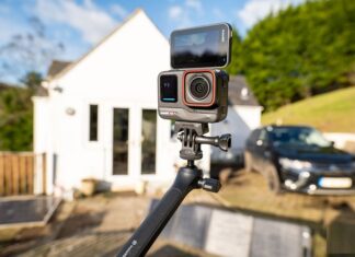Selfie bằng gậy với camera Insta360 Ace Pro (Ảnh: Internet)
