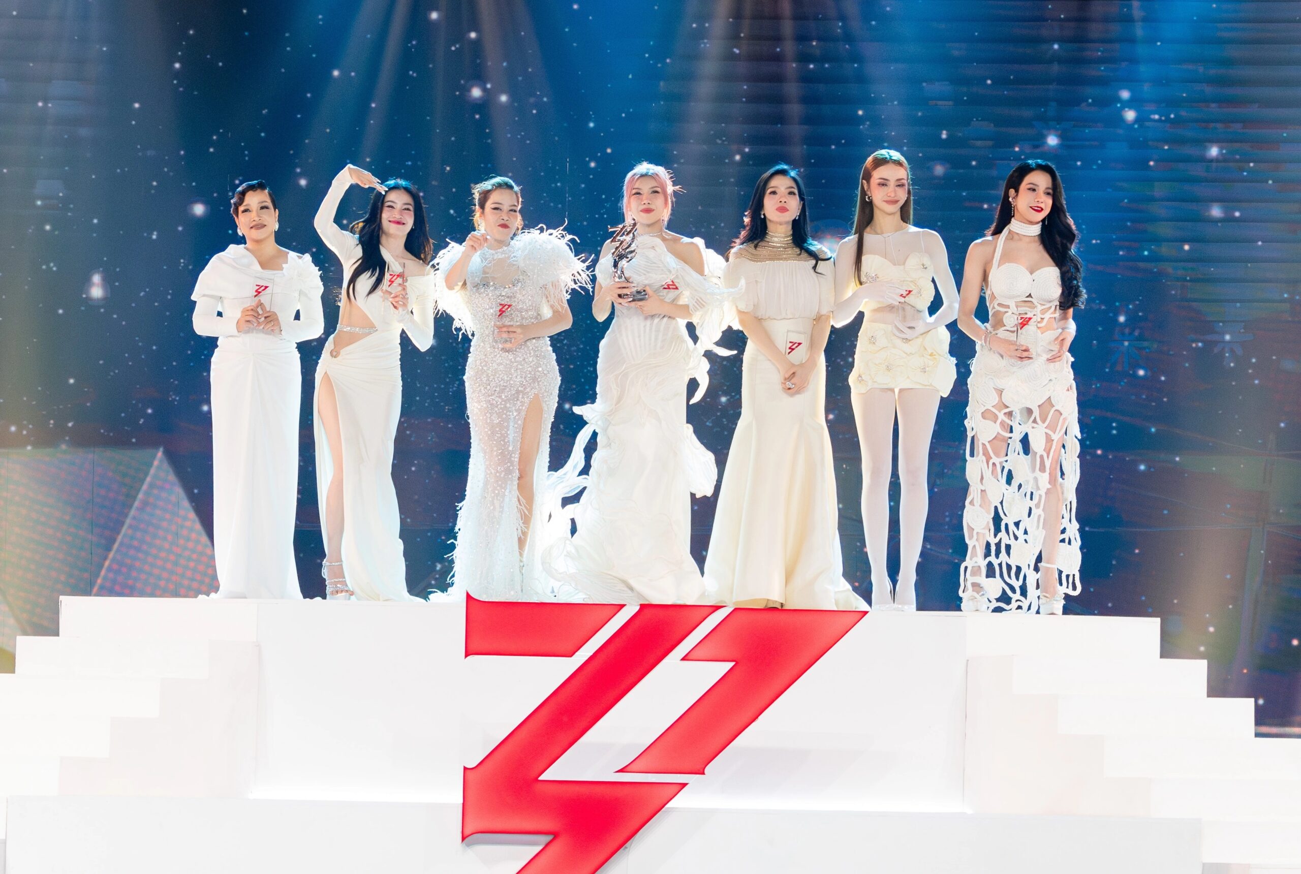 7 chị đẹp debut trong nhóm nhạc Đạp GIó (Ảnh: Internet)