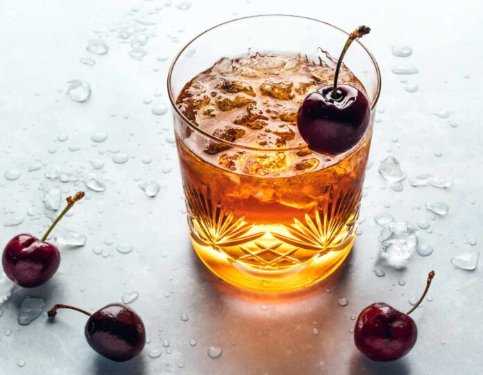 Cocktail có lịch sử rất phong phú và thú vị (Ảnh: Internet)