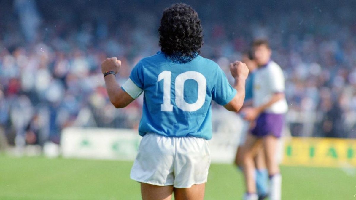 Maradona khi còn thi đấu cho Napoli (Ảnh: Internet)