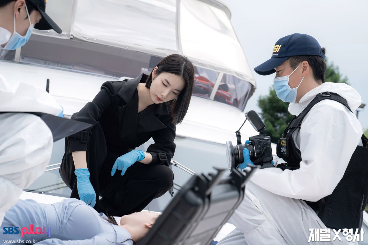 Jeong Ga Hee vai Yoon Ji Won. Nguồn: Internet
