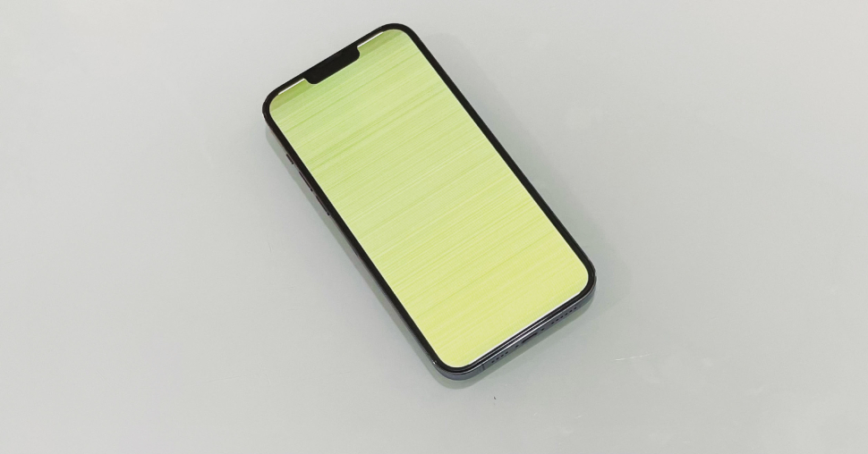 iPhone 13 Pro -13 Pro Max bị xanh màn hình (Ảnh: Internet)