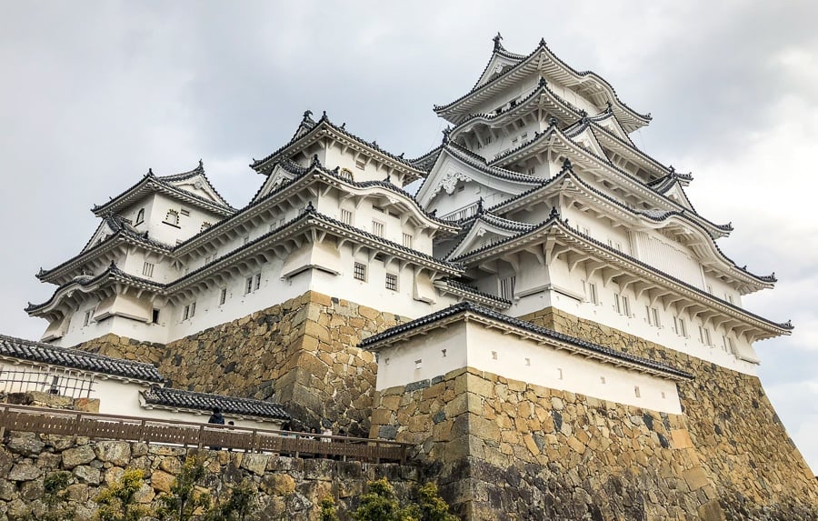 Tháp chính (tenshu) của lâu đài Himeji có 6 tầng, bạn có thể lên tầng cao nhất (Ảnh: Internet)