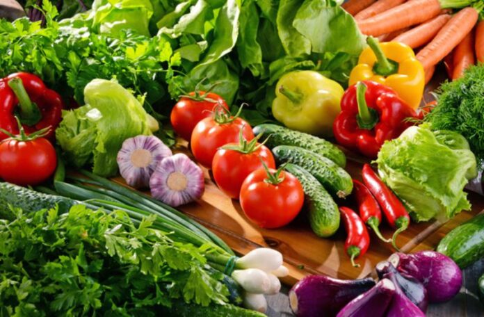 Ăn nhiều rau củ quả giúp giảm nguy cơ đột quỵ (Ảnh: Internet)