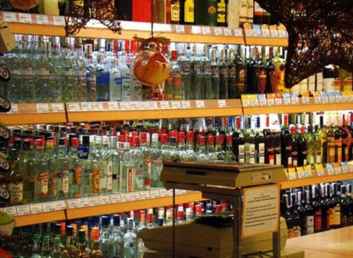 Vodka là loại rượu biểu trưng của Nga (Ảnh: Internet)