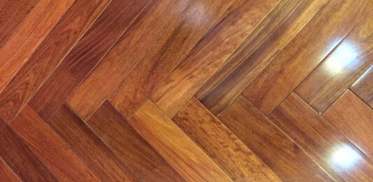 Gỗ căm xe - đệ nhất gỗ dùng để chế tác thành những đồ gỗ nội thất, mỹ nghệ có tính thẩm mỹ cao (ảnh: Internet)
