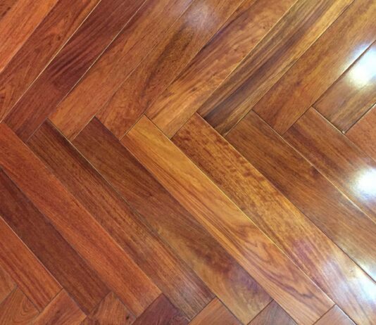 Gỗ căm xe - đệ nhất gỗ dùng để chế tác thành những đồ gỗ nội thất, mỹ nghệ có tính thẩm mỹ cao (ảnh: Internet)
