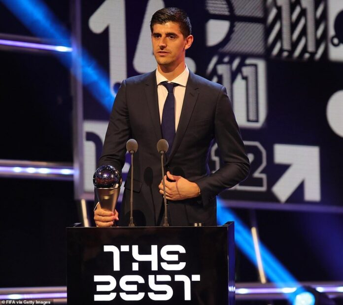 Courtois chiến thắng trong lễ trao giải The Best của FIFA (ảnh: Internet)