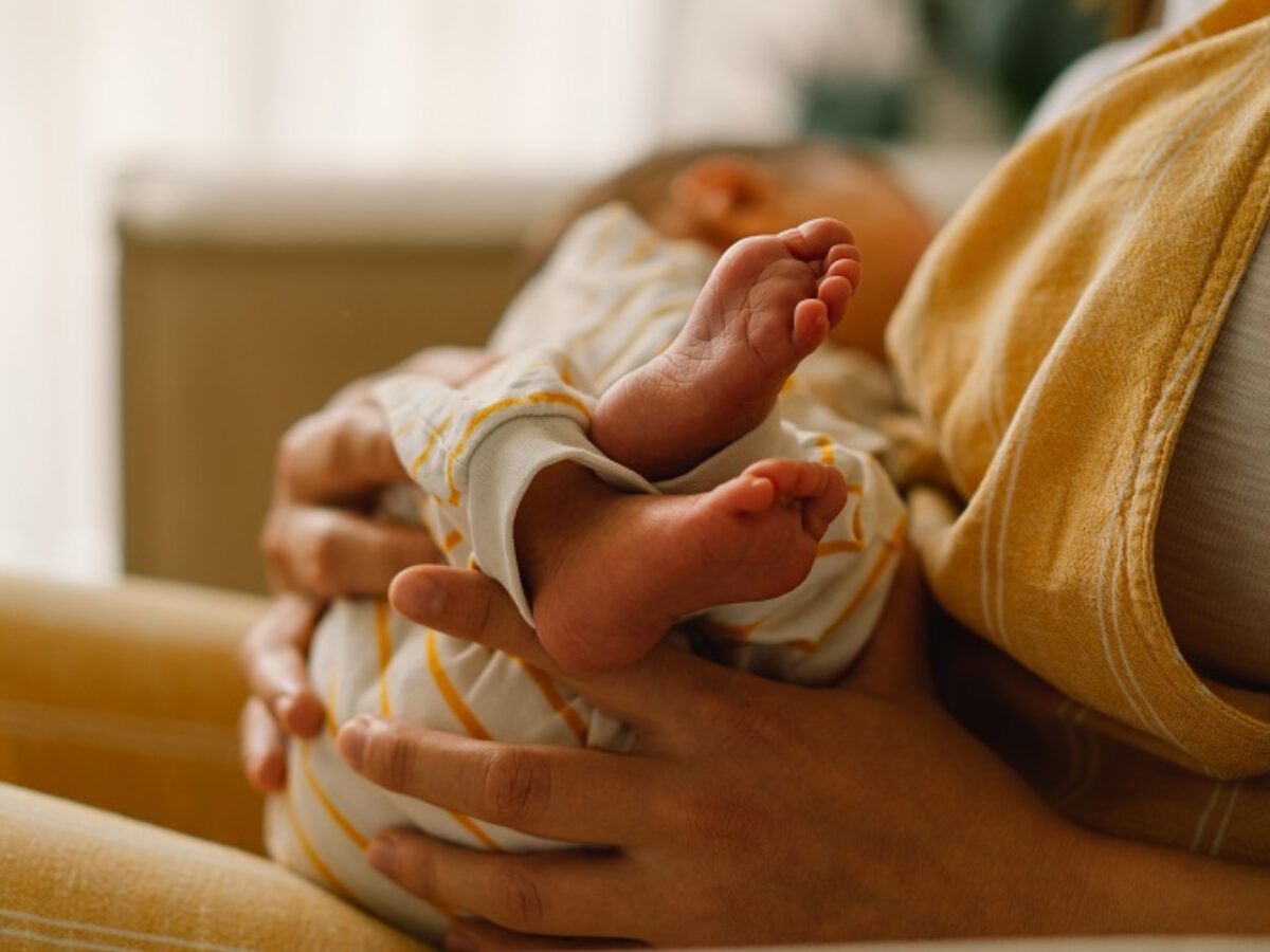 Trẻ sơ sinh bị ọc sữa liên tục: Nguyên nhân do đâu và cách xử lý (ảnh: Internet)
