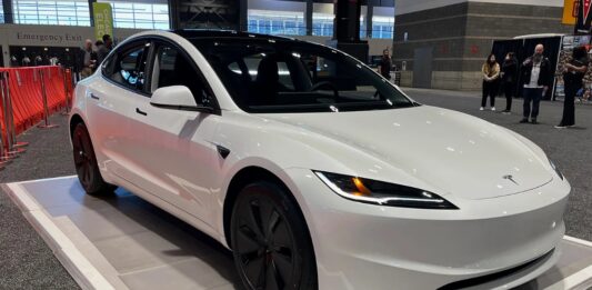 Xe điện Tesla Model 3 phiên bản Highland: Ngoại thất và nội thất có nhiều đổi mới Xe điện Tesla Model 3 Highland (Ảnh: Internet)