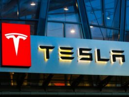 Cổ phiếu Tesla mất giá trong thời gian gần đây (Ảnh: Internet)