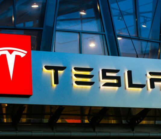 Cổ phiếu Tesla mất giá trong thời gian gần đây (Ảnh: Internet)